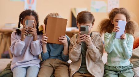 Vício em Internet pode afetar Comportamento e Desenvolvimento de Adolescentes